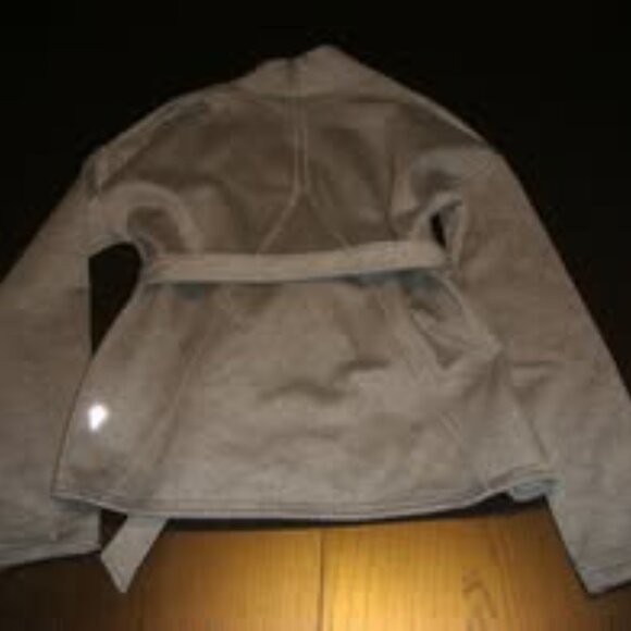 Ivivva by Lululemon🍋 Make It A Wrap thumbholes Grey pocket fleece size 7 - Picture 3 of 4